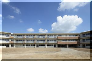 六小全景正面