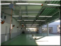 トヨタ境店整備場